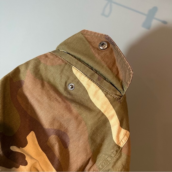 ASOS DESIGN Cargo Shorts in Camo - Picture 9 of 12